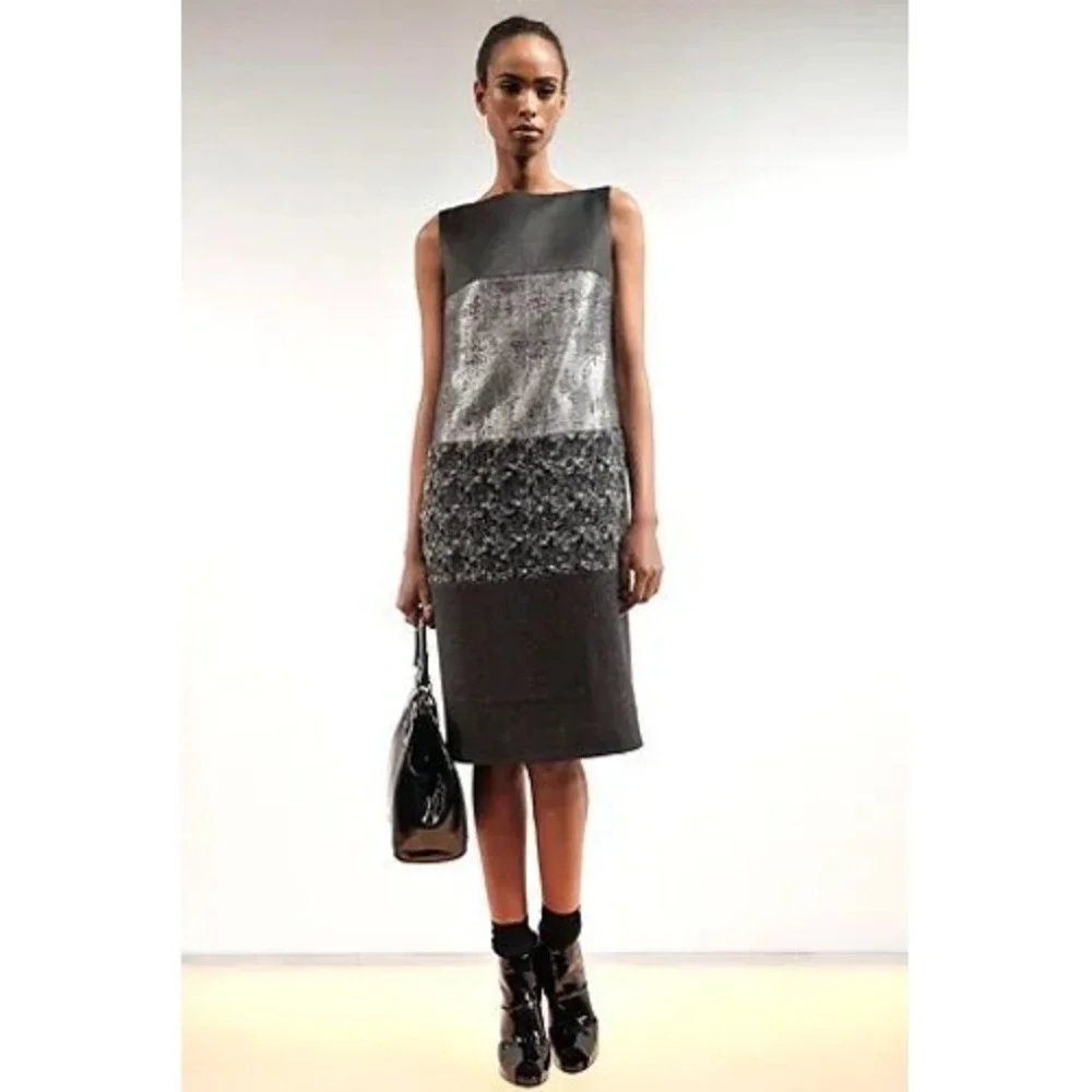 Tory‎ Burch 2008 Ready-to-Wear Runway Mixed Media Metallic Sheath Dress Size 6